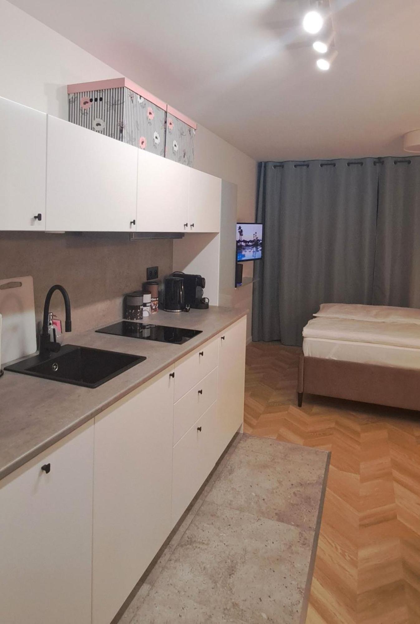 Falcon Apartment Center 4 Metro Swietokrzyska Warsawa Bagian luar foto