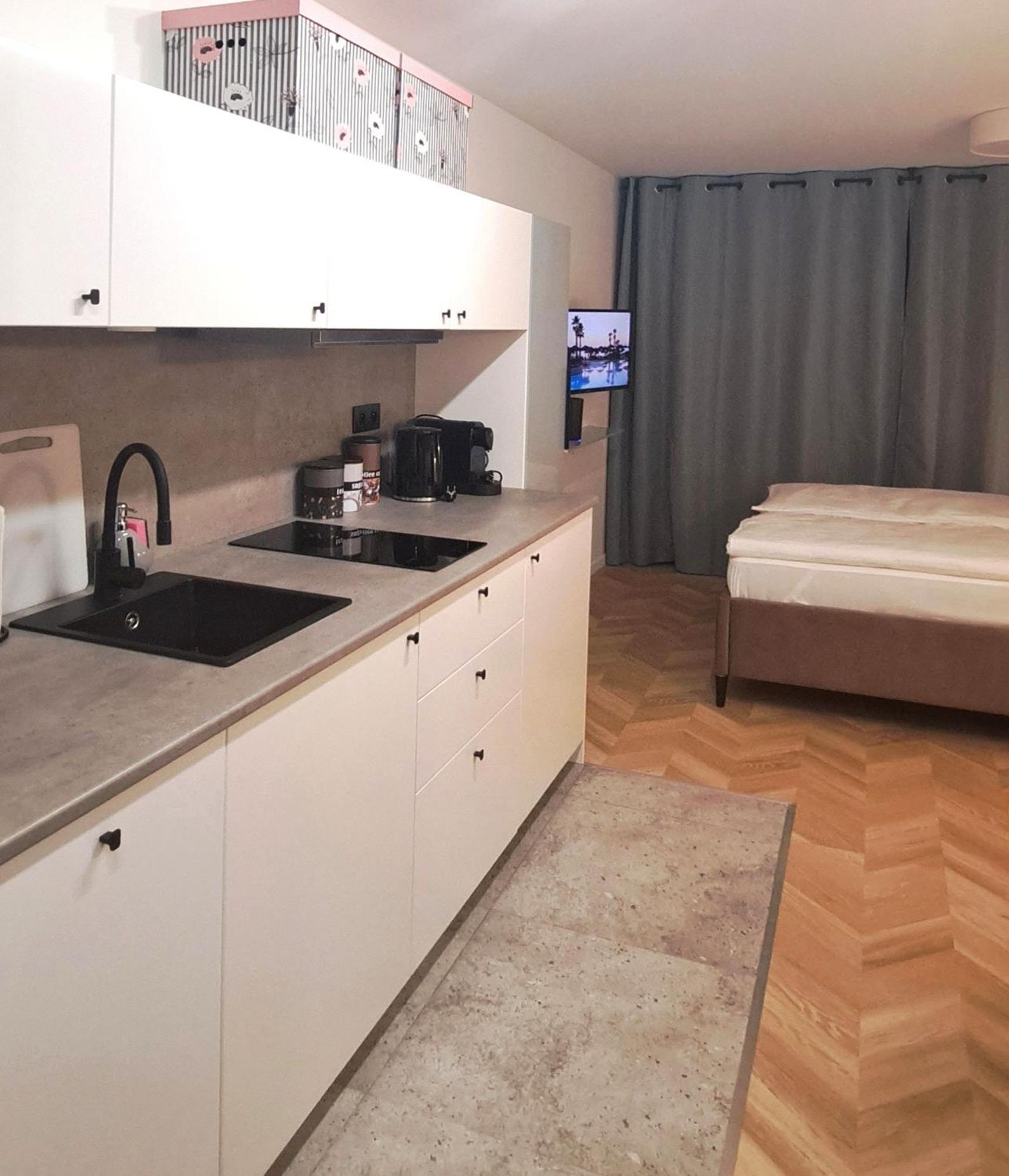 Falcon Apartment Center 4 Metro Swietokrzyska Warsawa Bagian luar foto